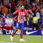 Memphis Depay celebra su golazo al Granada
