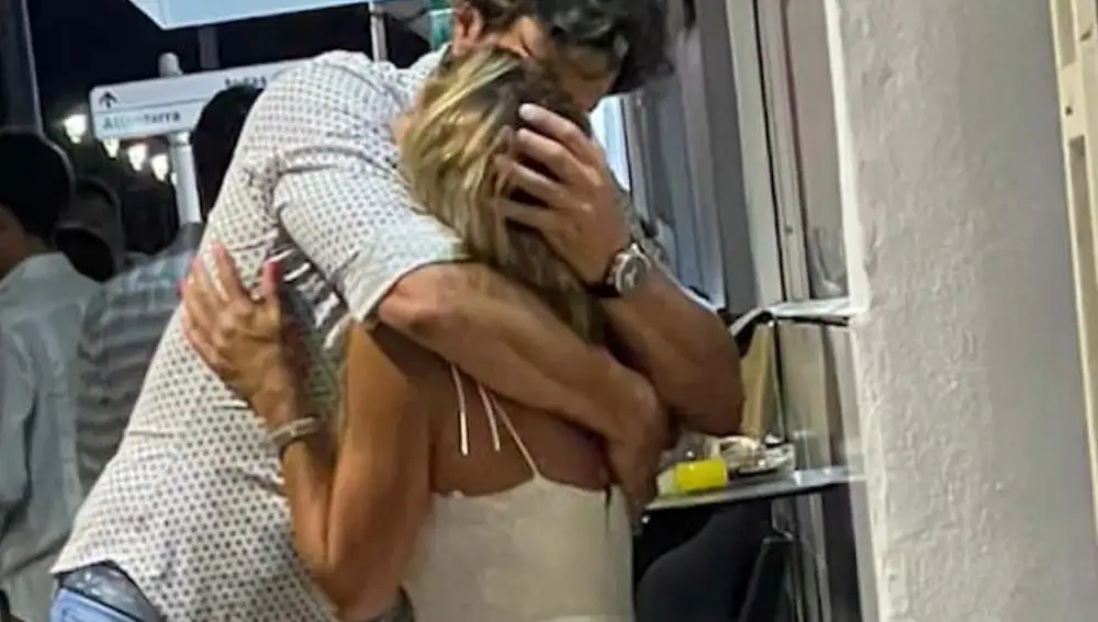 Makoke muy cariñosa en Cádiz