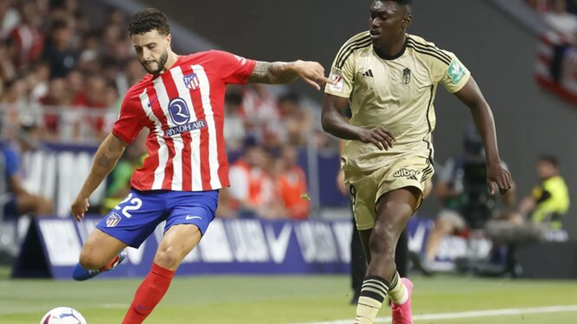 Samu Omorodion con el Granada frente al Atlético de Madrid