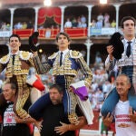 Castella,Talavante y Rufo triunfan en la plaza que no se desplomó 