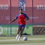 Memphis Depay, titular con el Atlético en el Villamarín