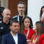 Luis Rubiales, junto a Jorde Vilda y Victor Francos