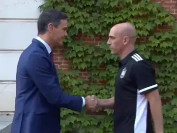 Luis Rubiales se ha mostrado serio y cabizbajo Luis Rubiales se ha mostrado serio y cabizbajo