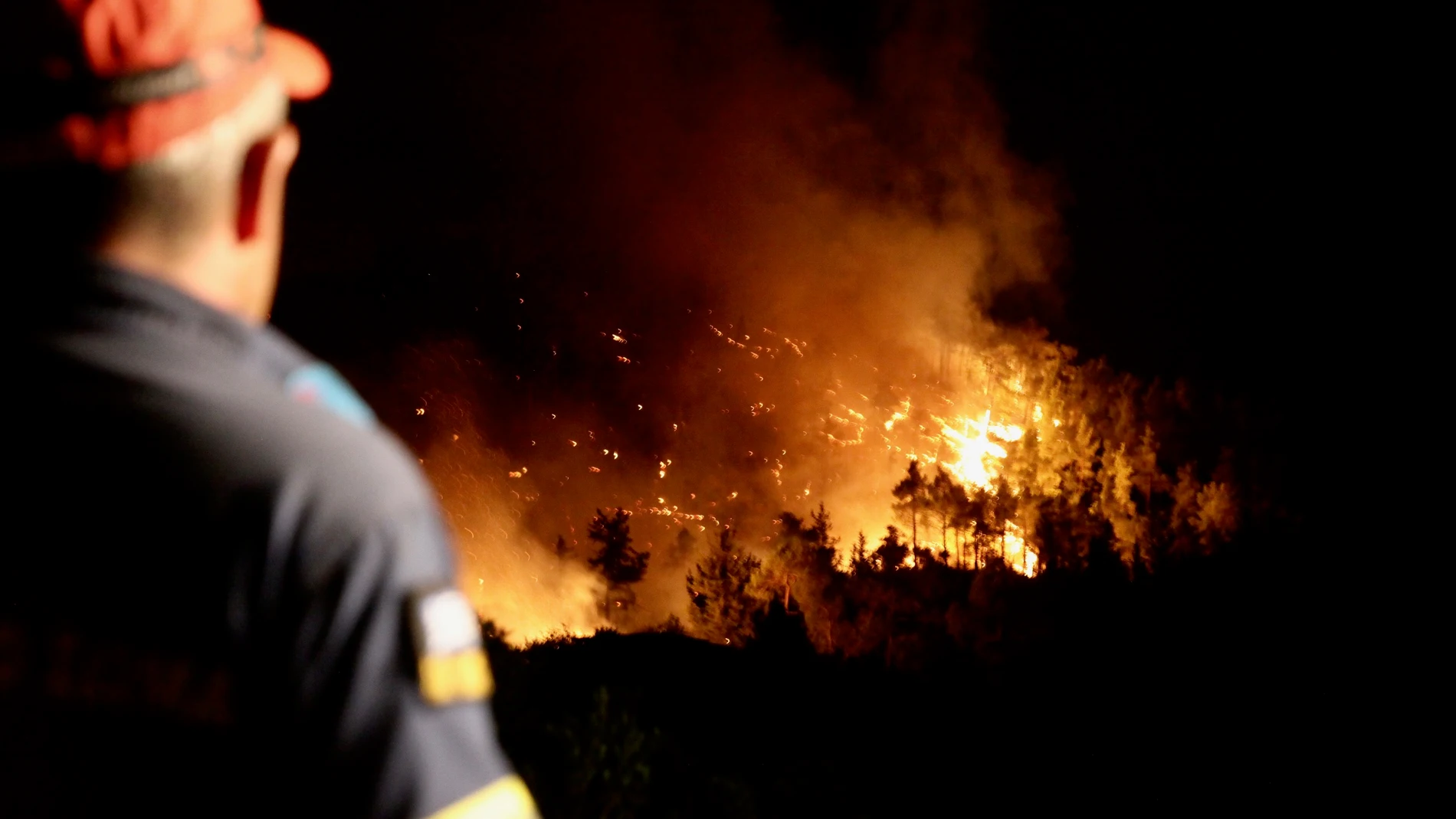 Imagen del incendio que ha afectado a la ciudad griega de Alejandrópolis