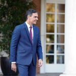 Pedro Sanchez receives to the Spain Women Team as World Cup Champions