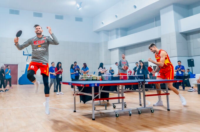 Rudy y Juancho, en una partida de ping-pong