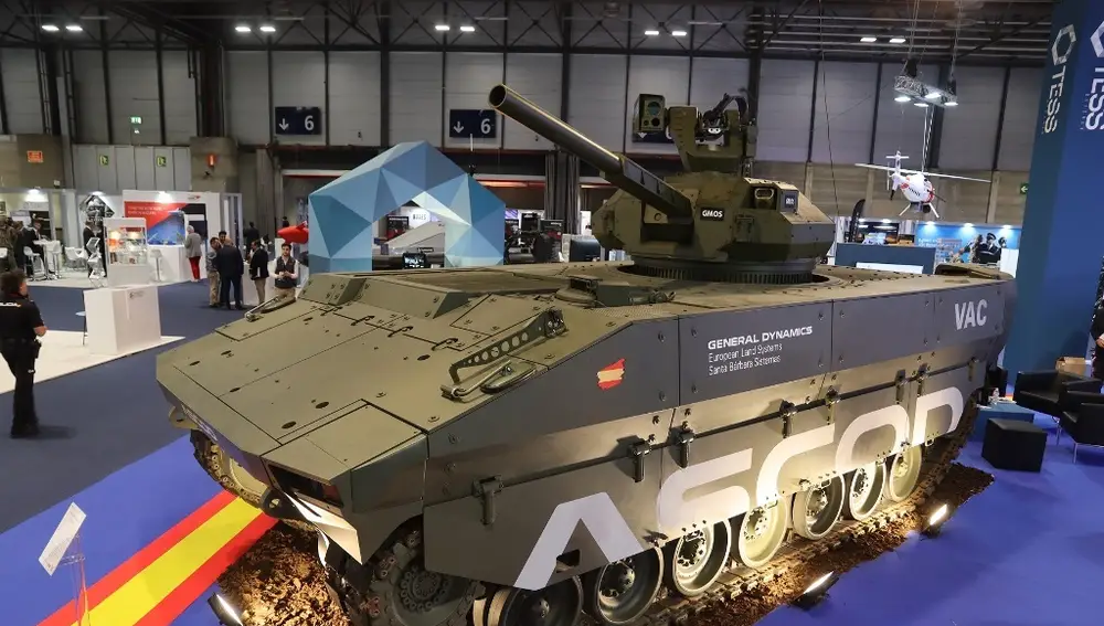 Presentación del VAC en el estand de Tess en FEINDEF 2023.