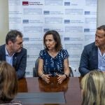  La ministra de Defensa en funciones, Margarita Robles (c), durante su visita este viernes las instalaciones que acogerán la Reunión Informal de Ministros de Defensa (RIM) de la Unión Europea. En la imagen, en el Campus de la ?Fábrica de Armas?de la UCLM. 
