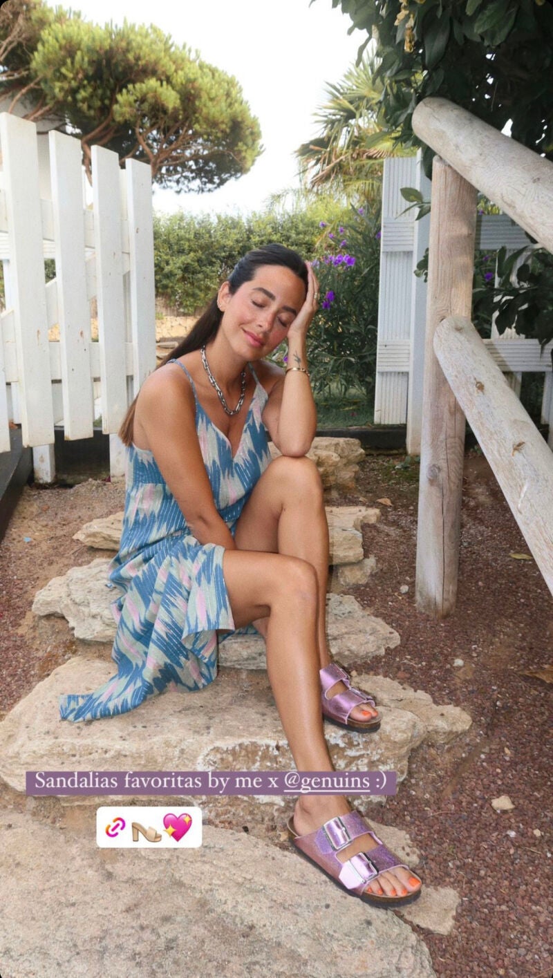 María Fernández-Rubíes con sandalias