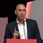 uis Rubiales anuncia que no dimite como presidente de la RFEF