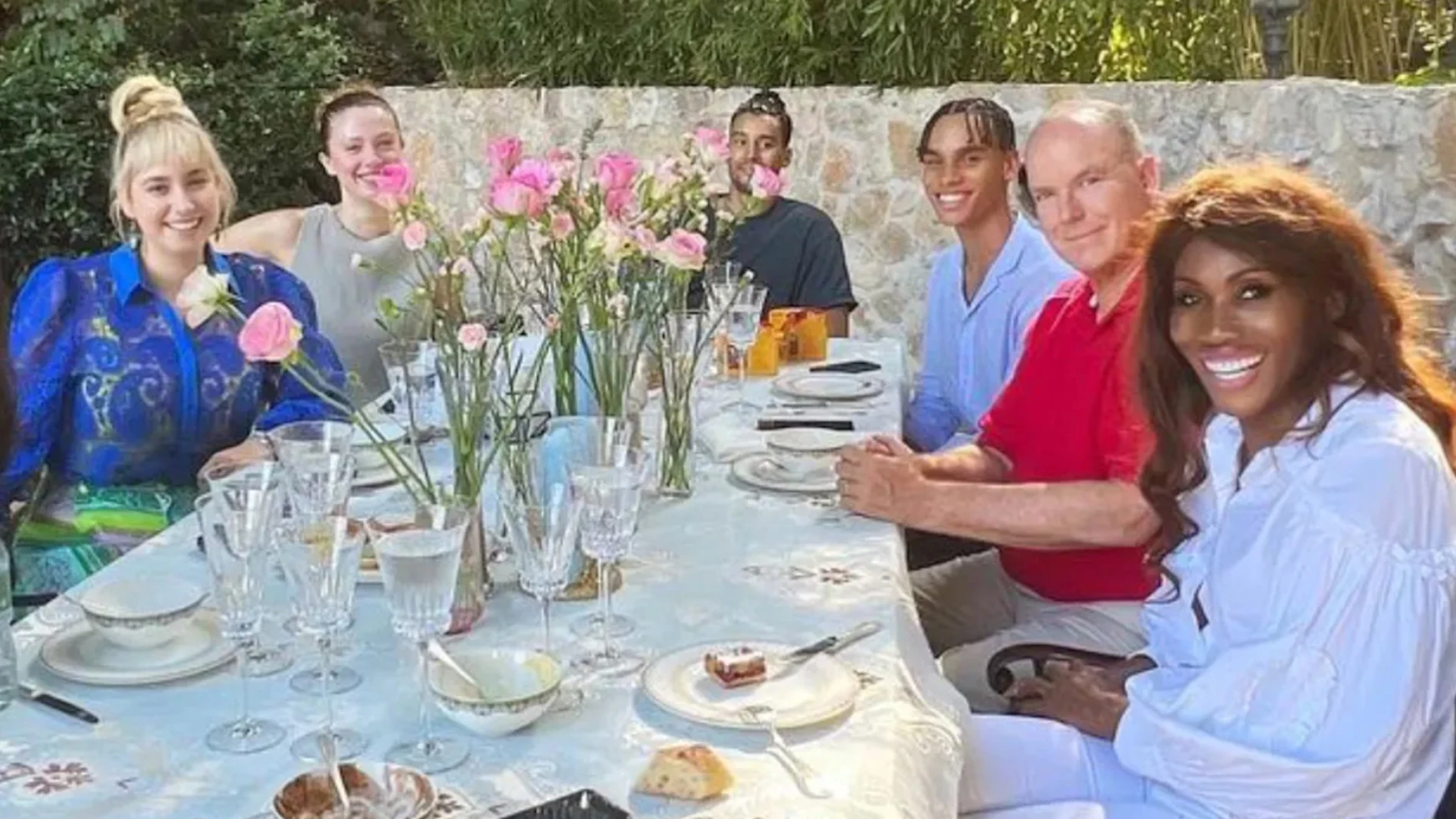 Alberto de Mónaco con Nicole Coste y su familia