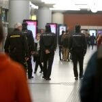 La Policía Nacional en la estación de Atocha de Madrid