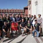 El alcalde de Valladolid, Jesús Julio Carnero, recibe a los campeones del CPLV