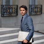 El Gobierno francés apela a la laicidad frente a las críticas por prohibir la abaya en las escuelas
