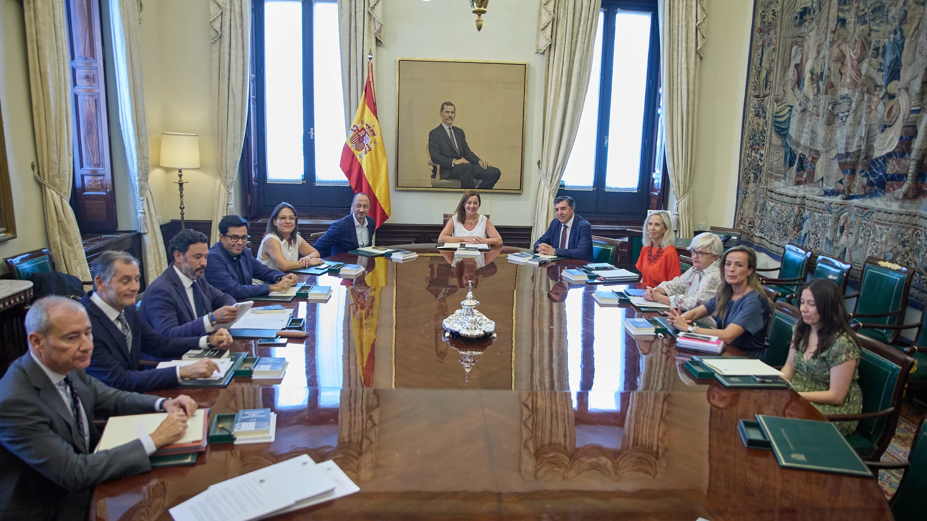 AMP2- La Mesa del Congreso da luz verde a los grupos de ERC y Junts con diputados prestados, con el voto en contra de PP