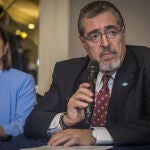 Presidente electo de Guatemala califica como "ilegal" suspensión de su partido político
