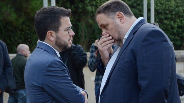 El president de la Generalitat, Pere Aragonès y el líder de Esquerra Republicana de Catalunya (ERC), Oriol Junqueras
