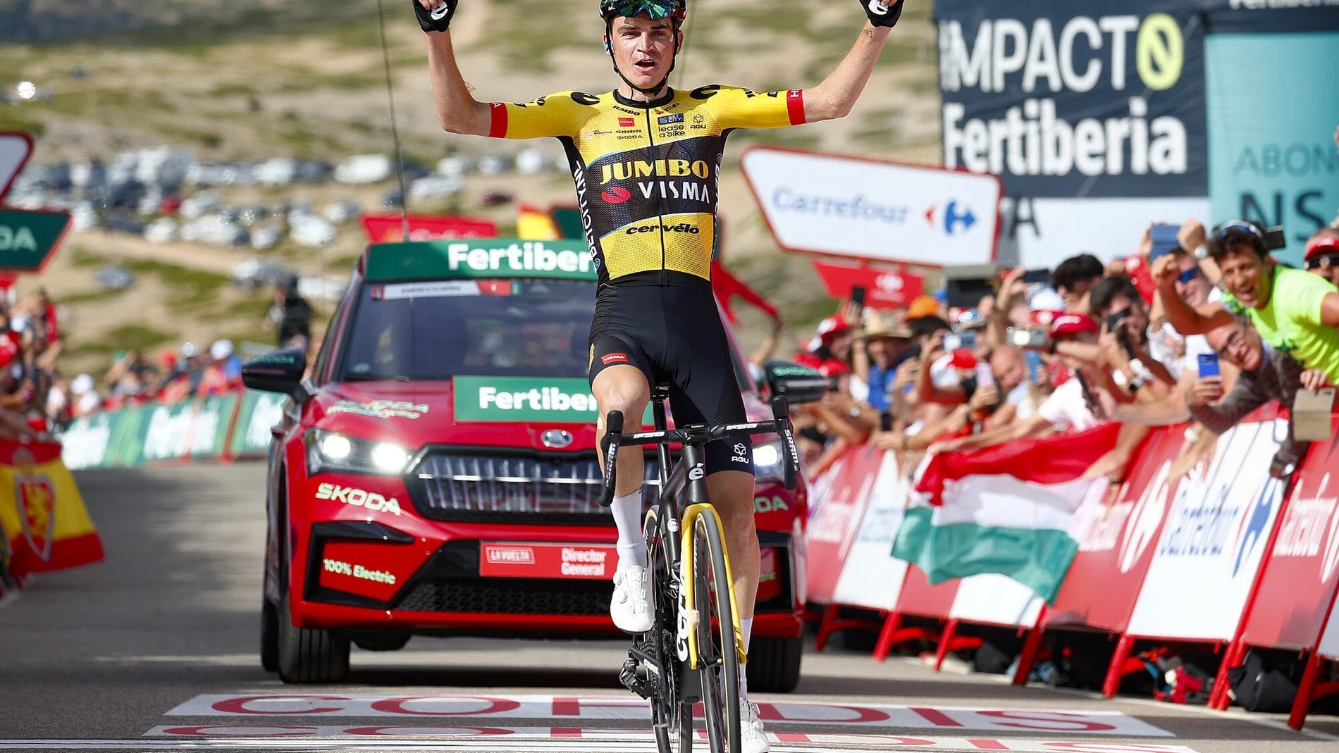 El corredor estadounidense Sepp Kuss (Jumbo-Visma) vence en la sexta etapa de La vuelta 2023. LAVUELTA 31/08/2023