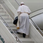 El Papa ha despegado este jueves hacia Mongolia, que recibe por primera vez la visita de un Pontífice