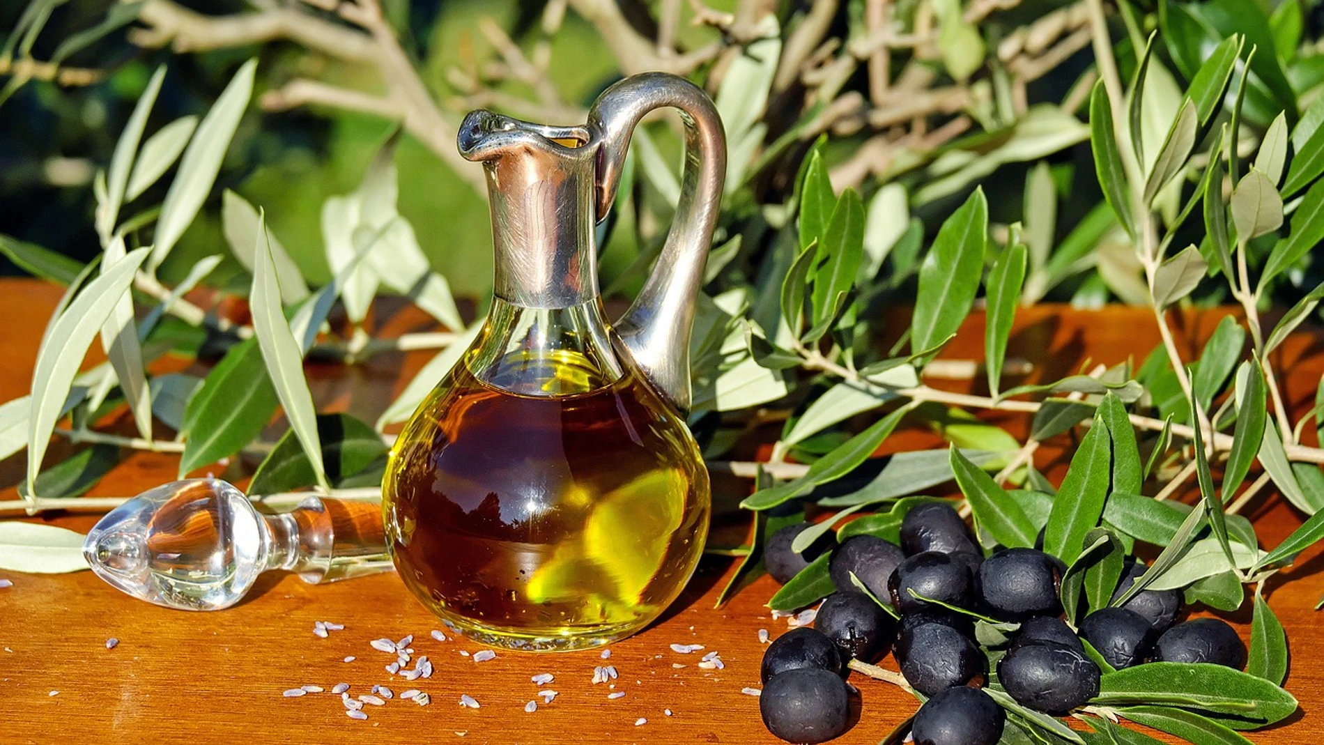 El aceite de oliva es necesario para elaborar muchas comidas