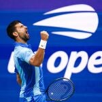Djokovic celebra con rabia en su partido ante Djere