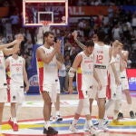 Los jugadores de España, después de la derrota ante Canadá