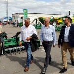 Javier Iglesias visita la exposición Salamaq