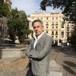 Entrevista con el actor chileno Alfredo Castro, que estrena la película "Karnawal", acaba de presentar en Venecia "El conde", de Pablo Larraín, y es el protagonista de la serie "Los mil días de Allende". 