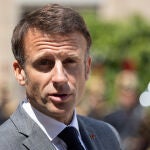 JJ.OO.- Macron afirma que "no puede haber" banderas rusas en los Juegos de París en 2024