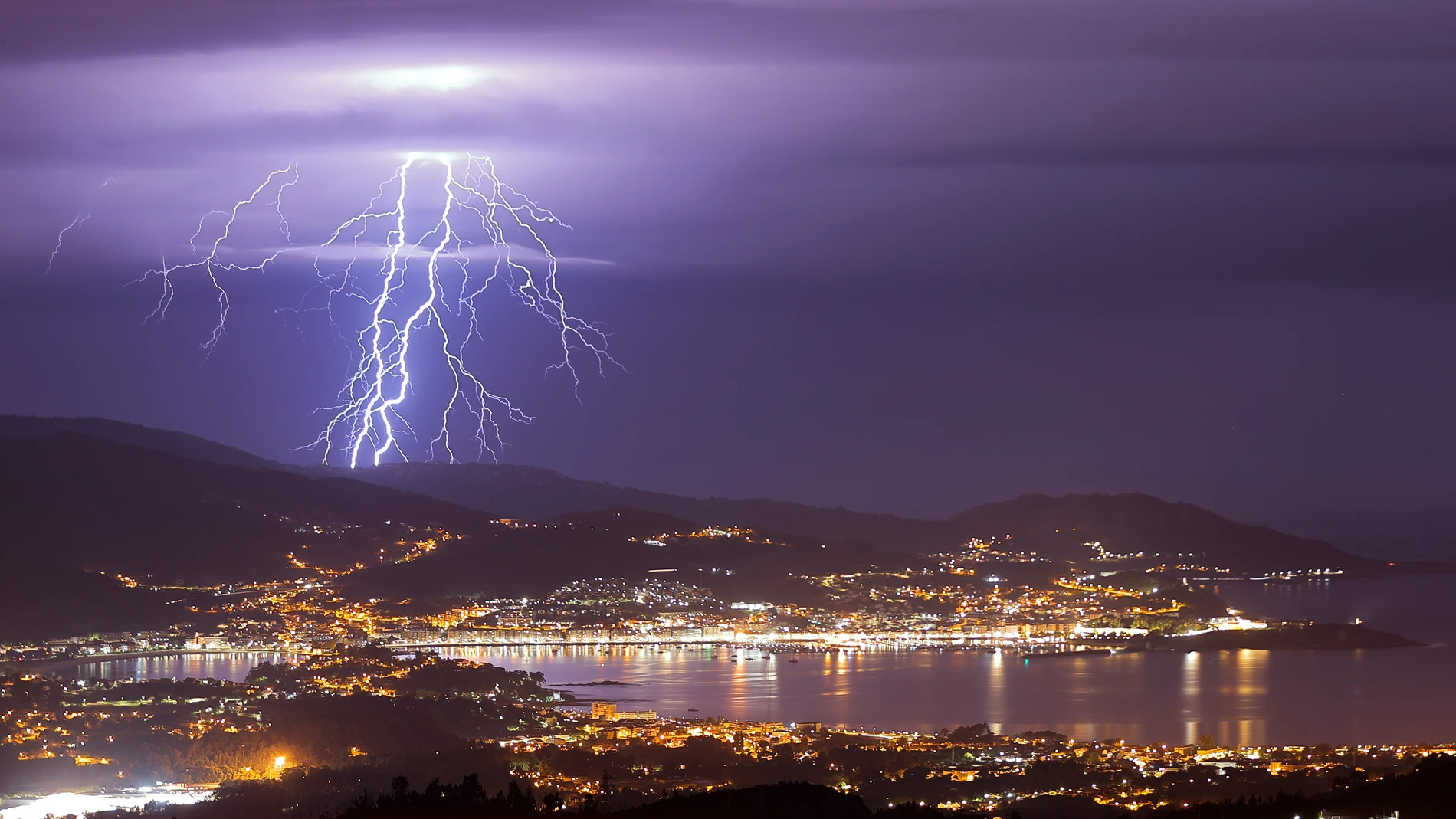 La lluvia vuelve a España con fuertes tormentas