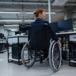 Mujer en el trabajo con discapacidad
