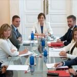 Ayuso se reúne con los portavoces de los grupos parlamentarios de cara al inicio del curso político