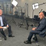 Luis Rubiales junto a Piers Morgan