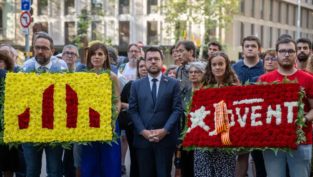 Diada.- Silbidos y aplausos a ERC en la ofrenda al monumento de Rafael Casanova