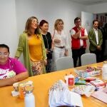La consejera de Movilidad y Transformación Digital, María González Corral, visita la sede de Cruz Roja en Valladolid
