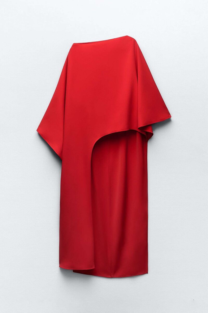 Blusa capa asimétrica