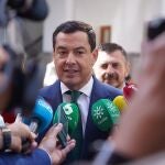 El presidente de la Junta de Andalucía, Juanma Moreno, en el Parlamento andaluz