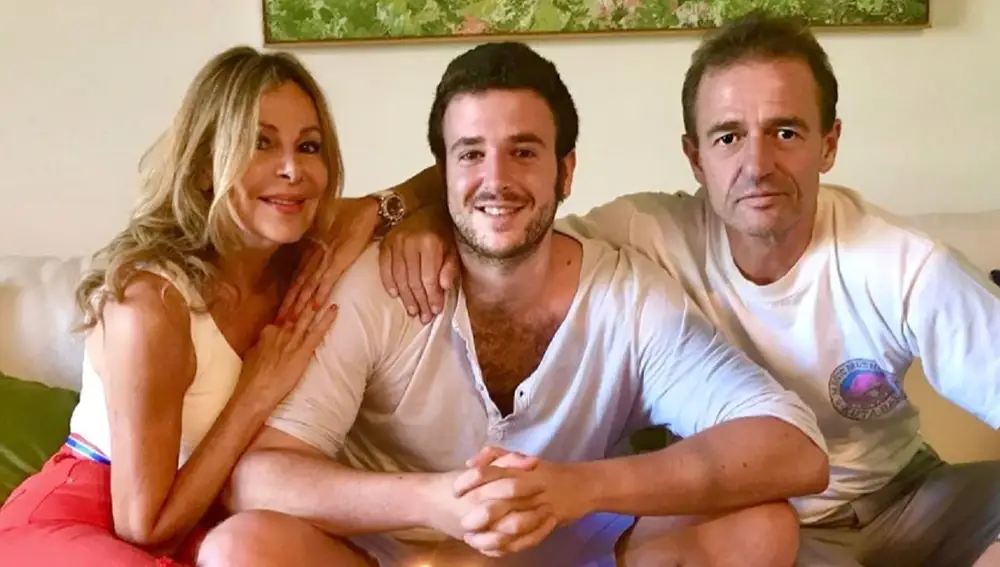 Alessandro Lequio yAna Obregón con su hijo Aless Lequio