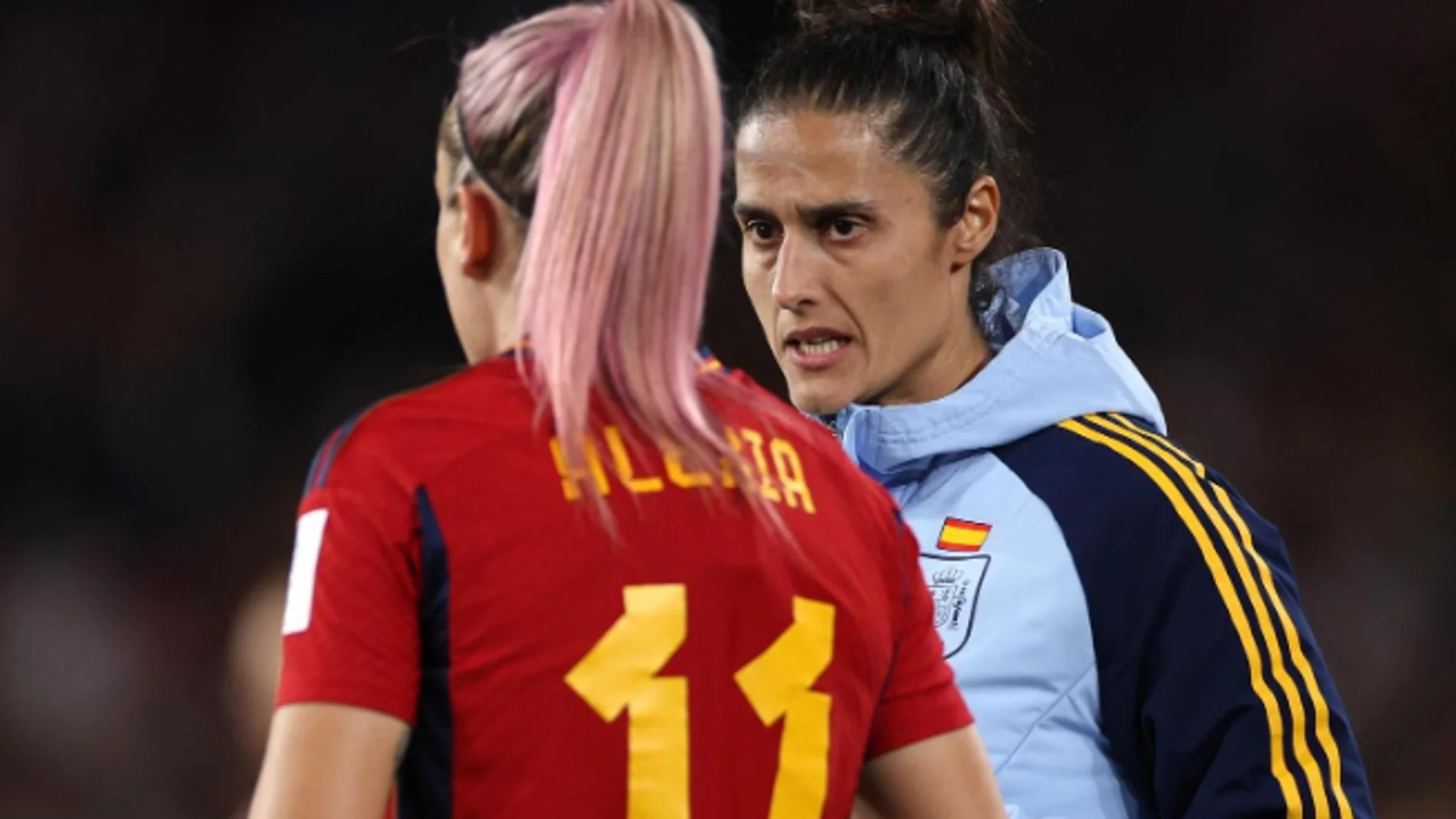 Montse Tomé, junto a Alexia Putellas
