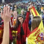 La reina Letizia durante las celebraciones de la selección española femenina de fútbol tras imponerse a Inglaterra en la final del Mundial de Fútbol femenino en el Accor Stadium en Sídney Australia