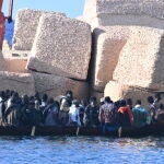 Llegan más refugiados a Lampedusa mientras Italia pide la intervención de la ONU