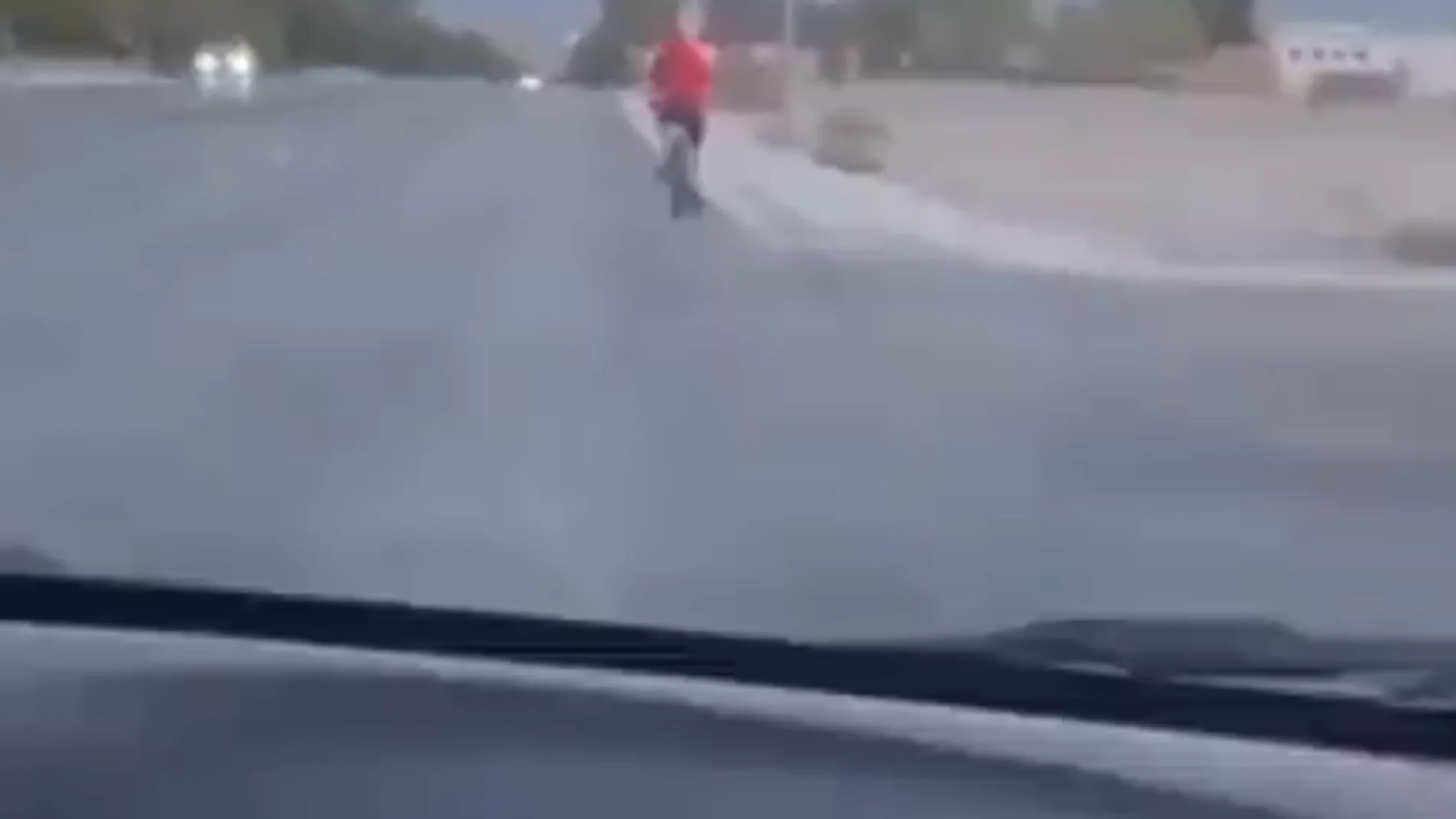 Ataque mortal en Las Vegas: Dos jóvenes roban un coche y atropellan deliberadamente a un ciclista