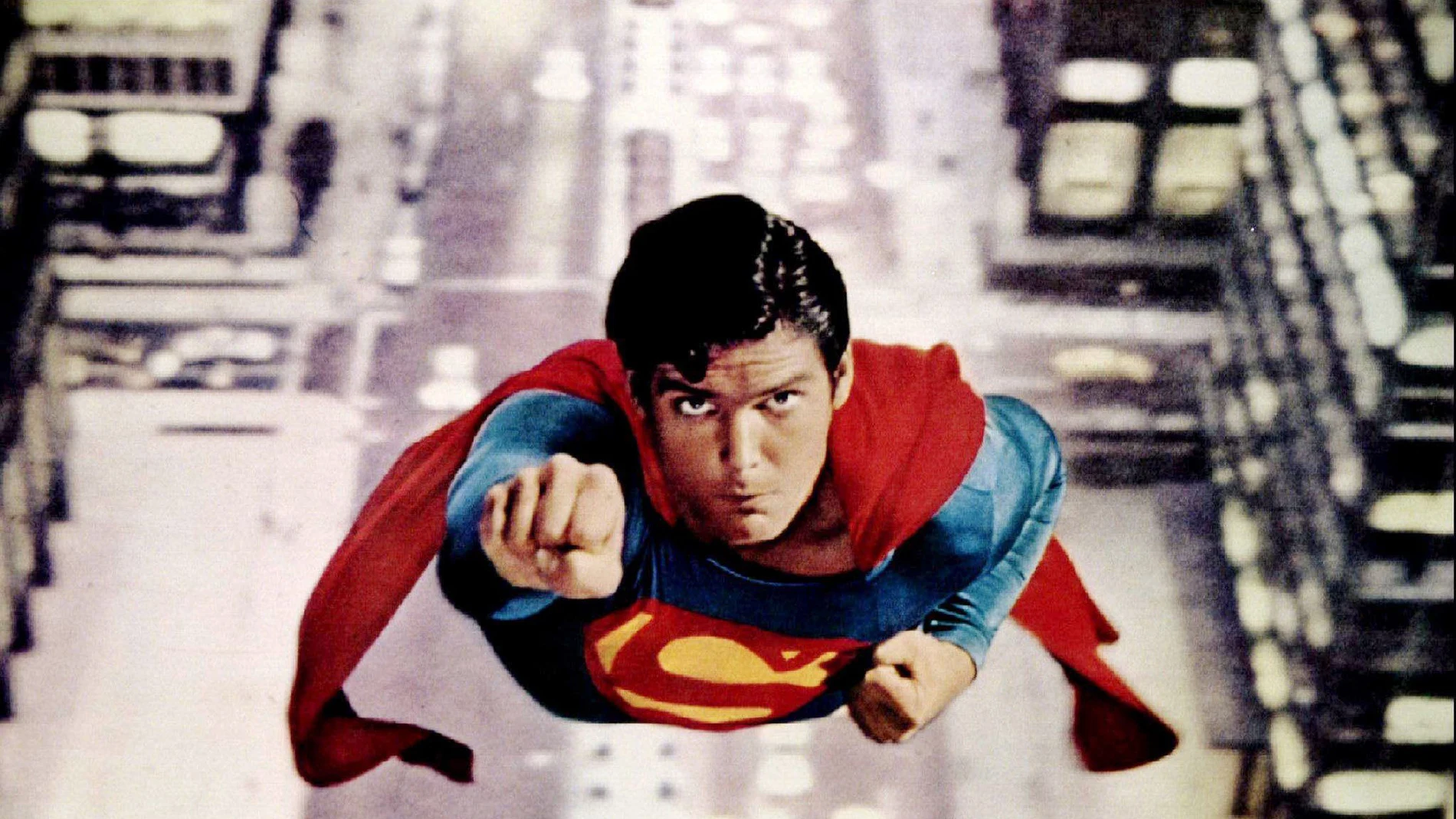 Superman es ese mesías altruista que sufre o se sacrifica por los demás