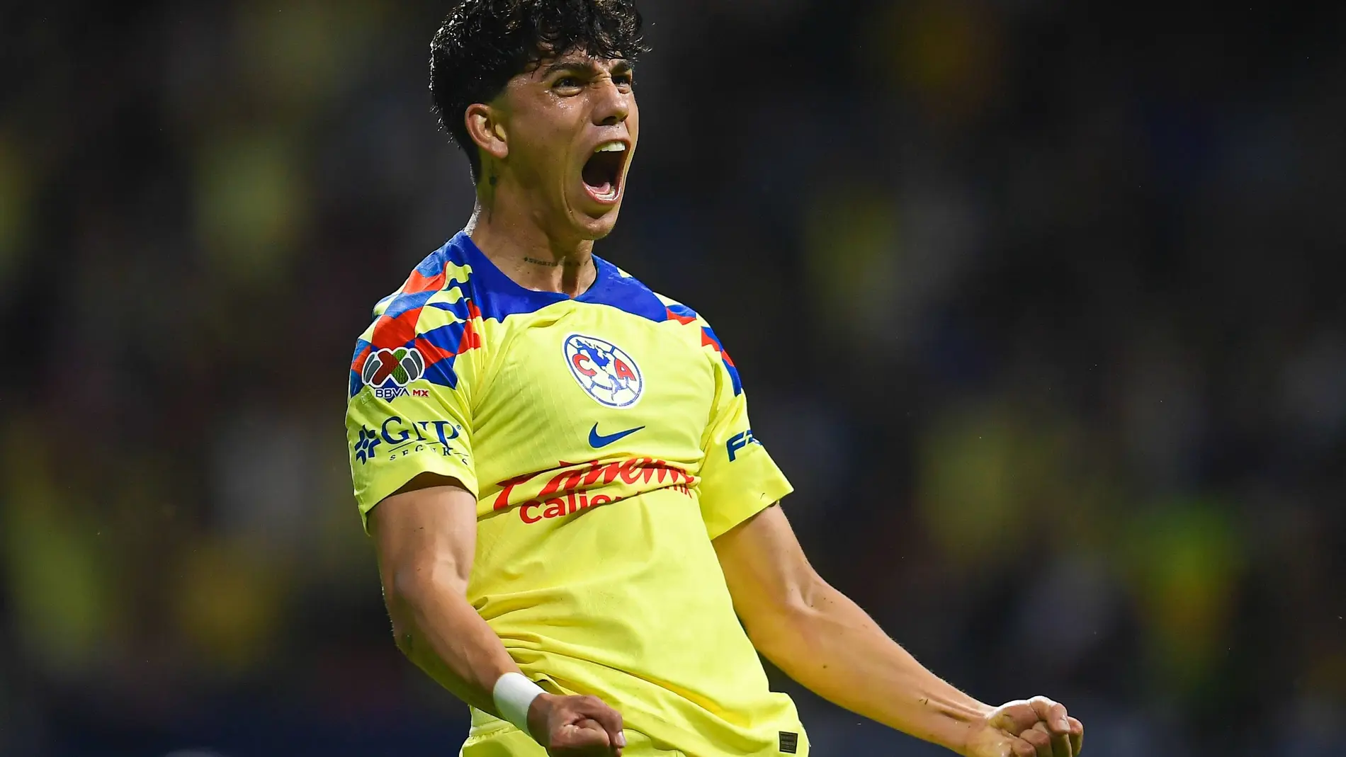 Kevin Álvarez con el América