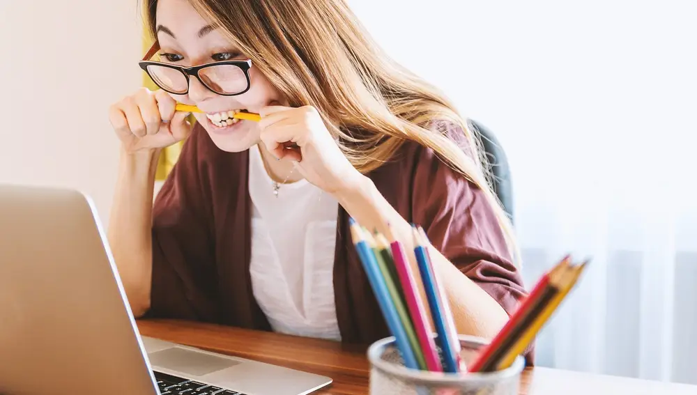 Las personas que padecen el síndrome burnout experimentan una gran diferencia entre lo que esperan en su trabajo y la realidad de las tareas que tienen que enfrentar a diario