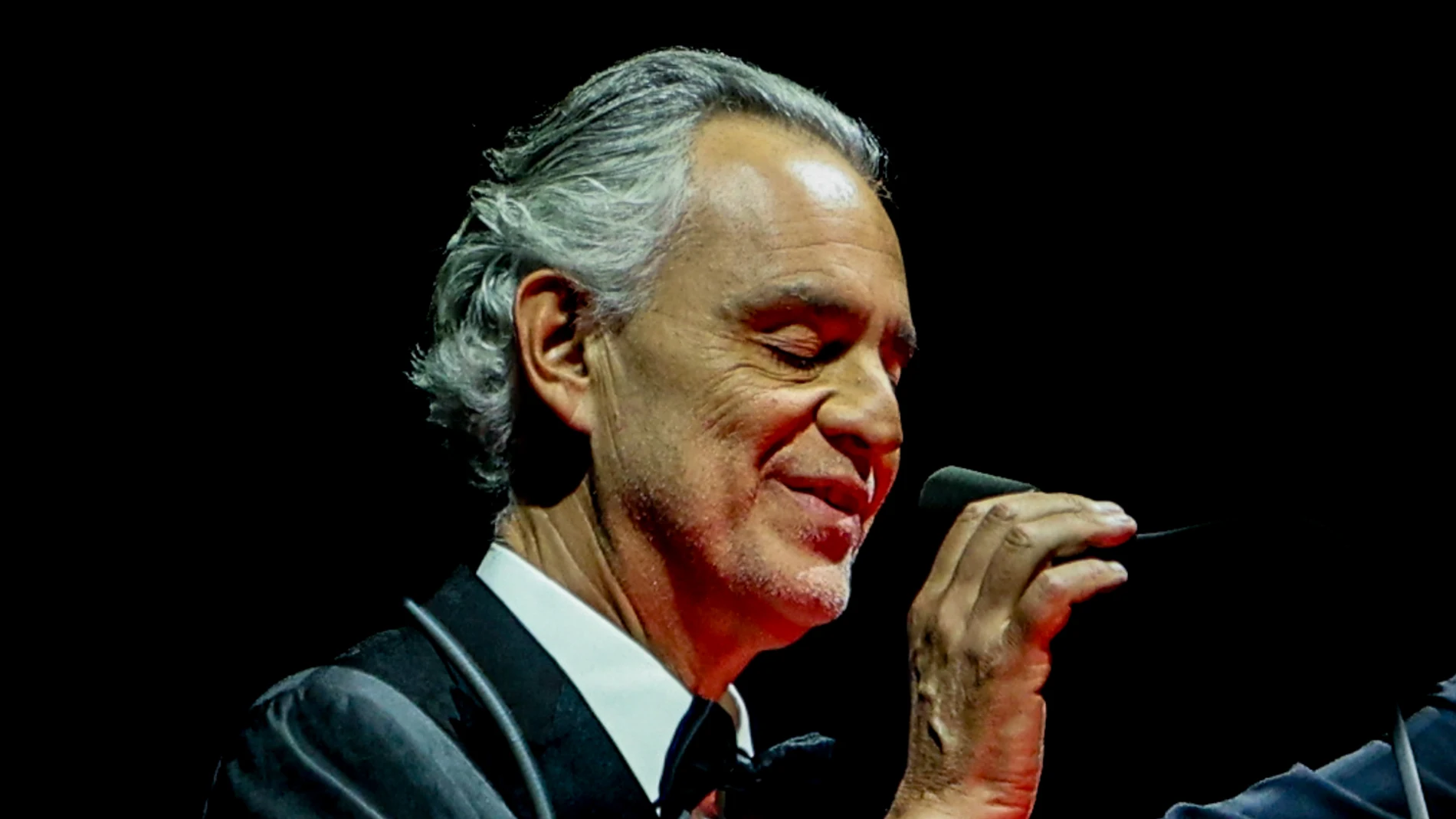 El cantante Andrea Bocelli durante una actuación en el WiZink Center, a 20 de septiembre de 2023, en Madrid (España). Andrea Bocelli es un cantante, músico, escritor y productor musical italiano. Bocelli ha grabado doce óperas completas, además de discos con canciones clásicas y música romántica, y ha vendido más de 70 millones de discos en todo el mundo. Ricardo Rubio / Europa Press 20/09/2023
