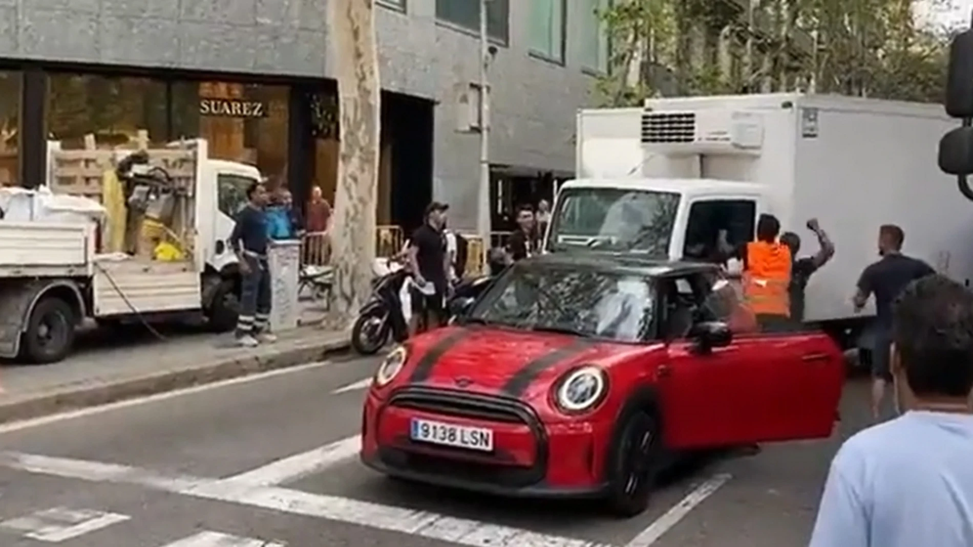 Roban un camión en el centro de Barcelona