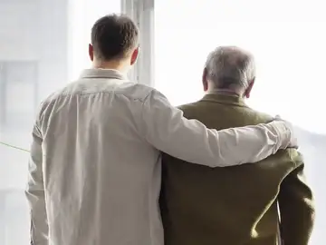 Se estima que más de 900.000 personas padecen demencia en España . La causa más común de demencia es la enfermedad de Alzheimer, que puede representar entre un 60% y un 70% de los casos Vídeo Cataluña Alzheimer