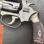 Arma incautada en el bar de Gijón