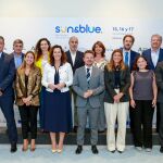 Las autoridades en la presentación del 'Sun & Blue'